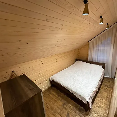 андріана Semesterbostad