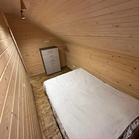 андріана Semesterbostad